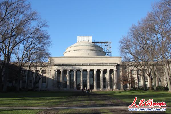 MIT10УL(zhng)ղķ˹ﰲ (James Killian)Ļﰲͥ (Killian Court)܇睿ʿţD_(d)ĵȿƌW(xu)޽wF(xin)MIT(du)@ЩڿƌW(xu)ʷϽܳ