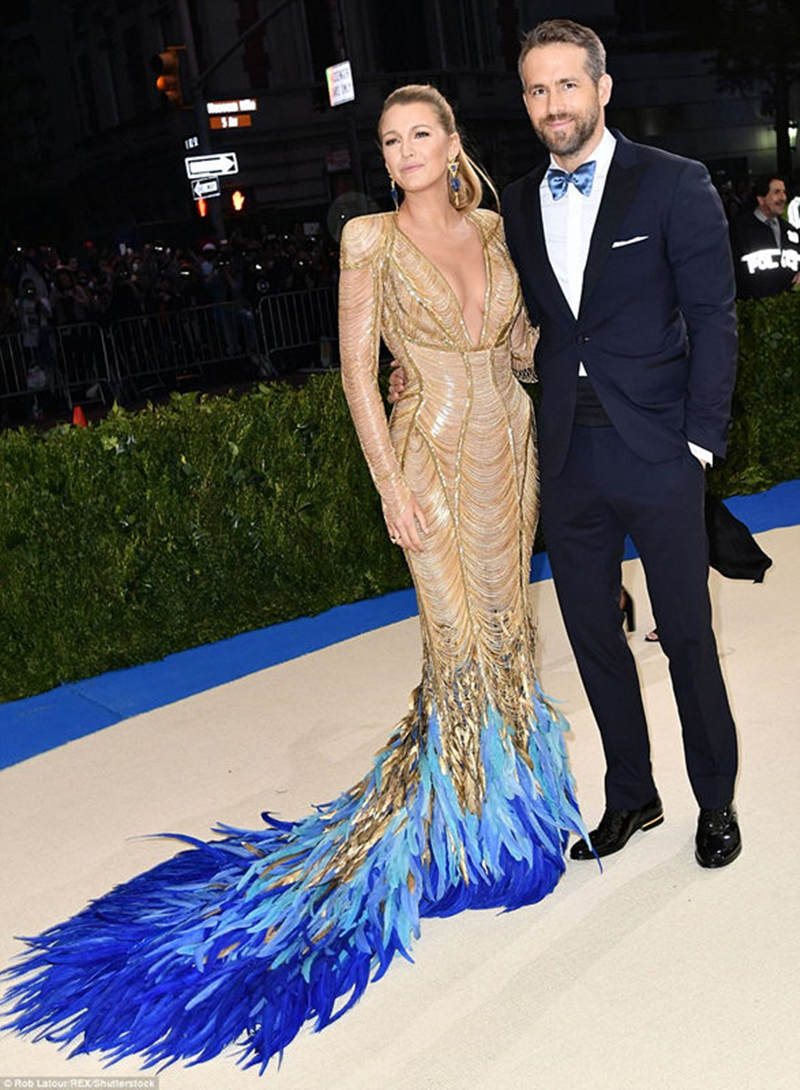 RˡRBlake Lively.˼ܵL(zhng)ȹcɷһͬӽMet Gala