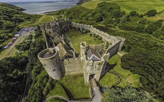 ߅ZȠǱManorbier Castle
