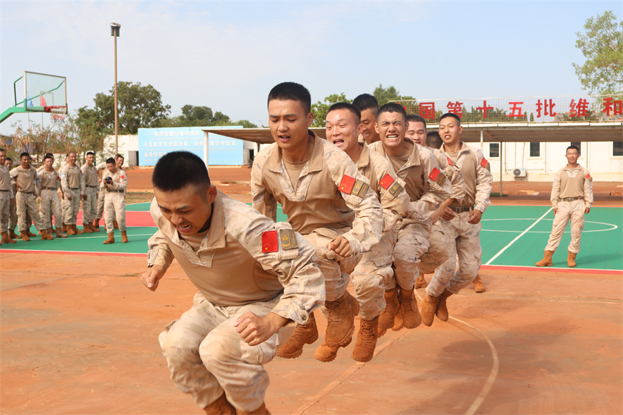 跳大繩。維和工兵分隊(duì)供圖