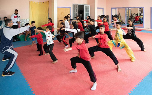 馬吉德教練在教學(xué)員習(xí)武。人民網(wǎng) 萊拉·阿提塔拉赫攝