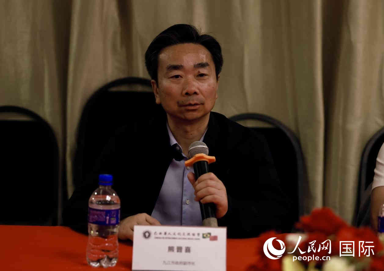 江西省九江市副市長熊晉喜在座談會上致辭。人民網(wǎng)記者 宋亦然攝