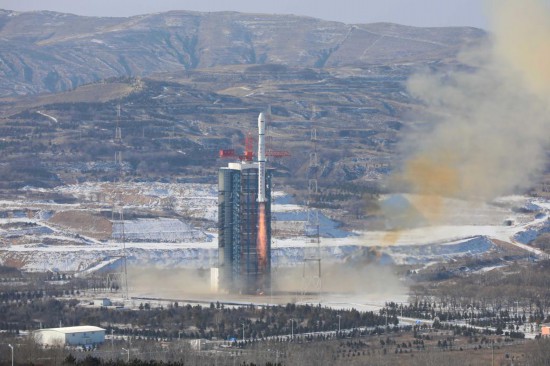   2019年12月20日11時22分，我國在太原衛(wèi)星發(fā)射中心用長征四號乙運載火箭成功發(fā)射中巴地球資源衛(wèi)星04A星。新華社發(fā)